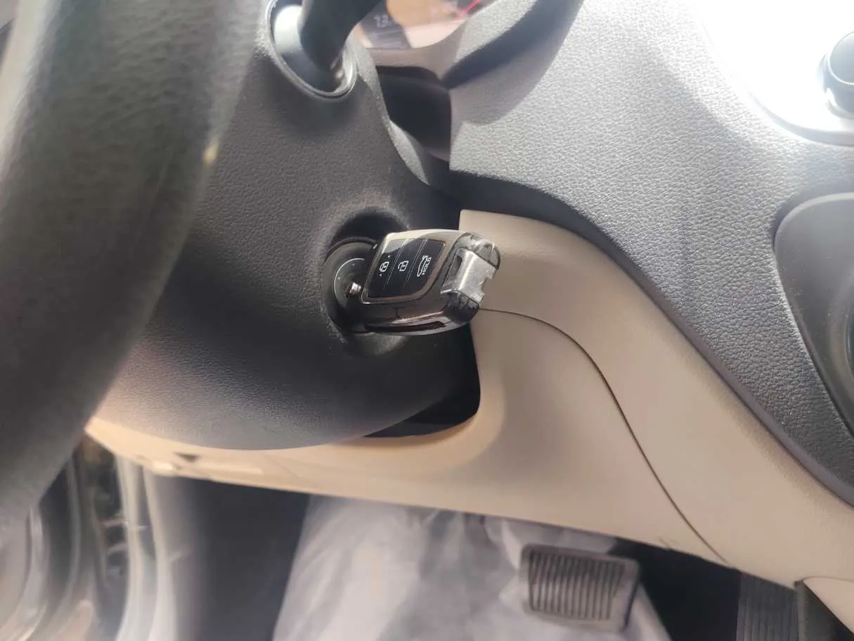 Car image 24