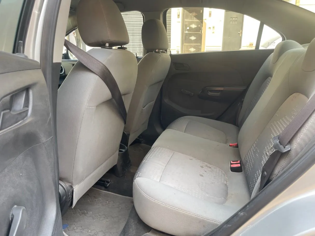 Car image 16