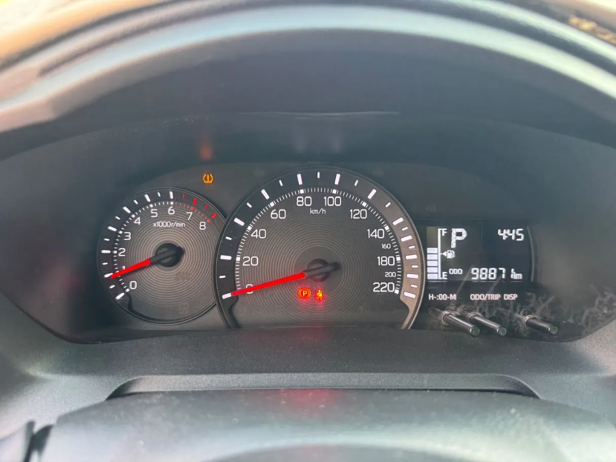Car image 17