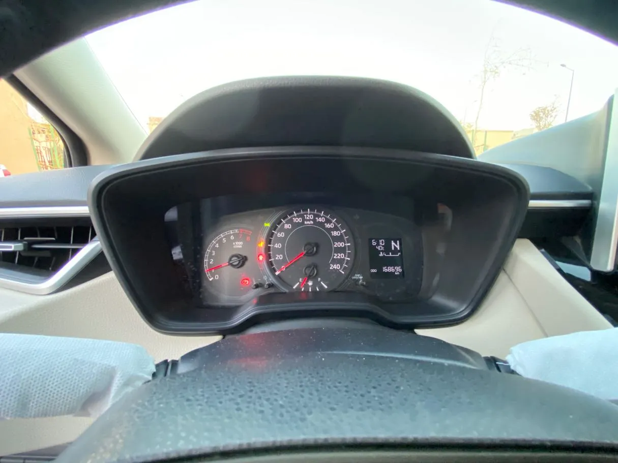 Car image 19