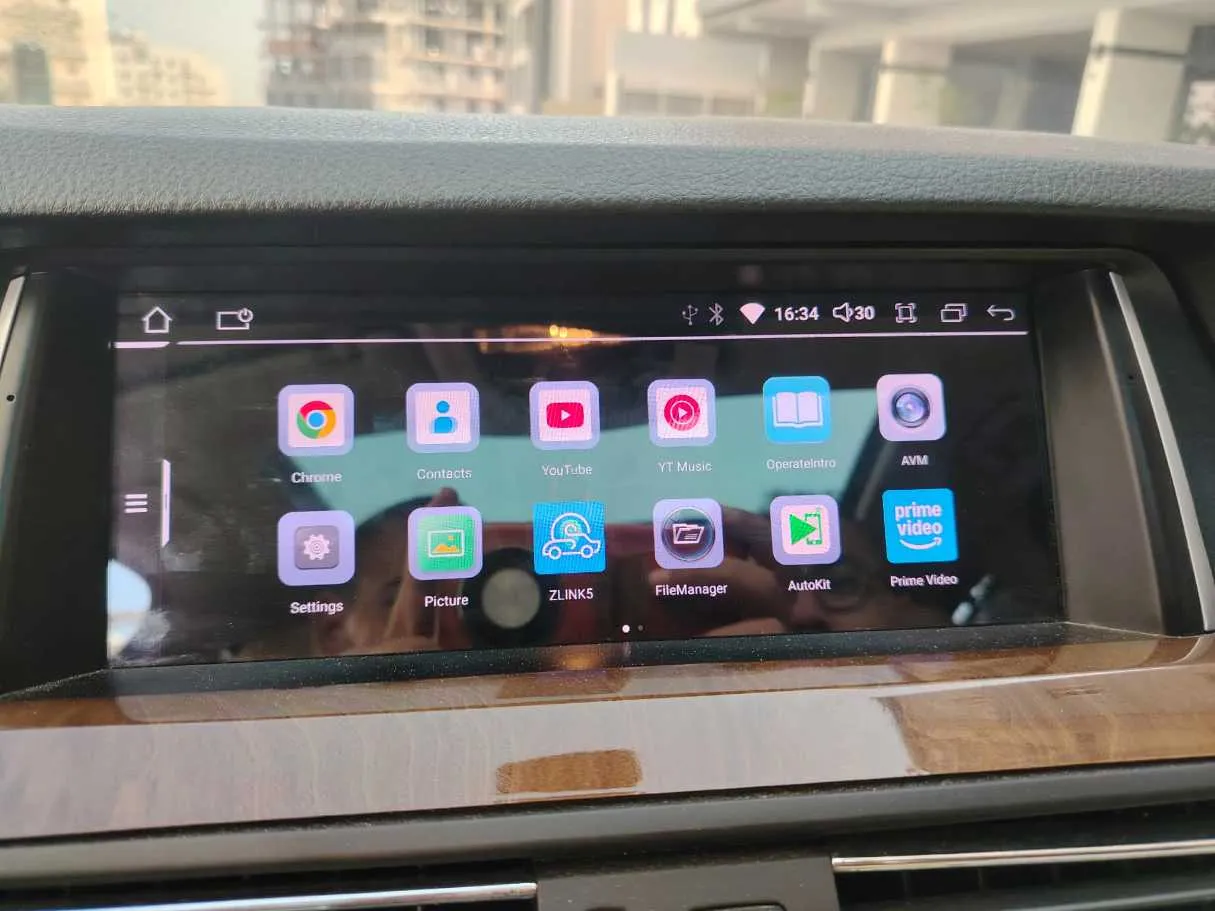 Car image 25