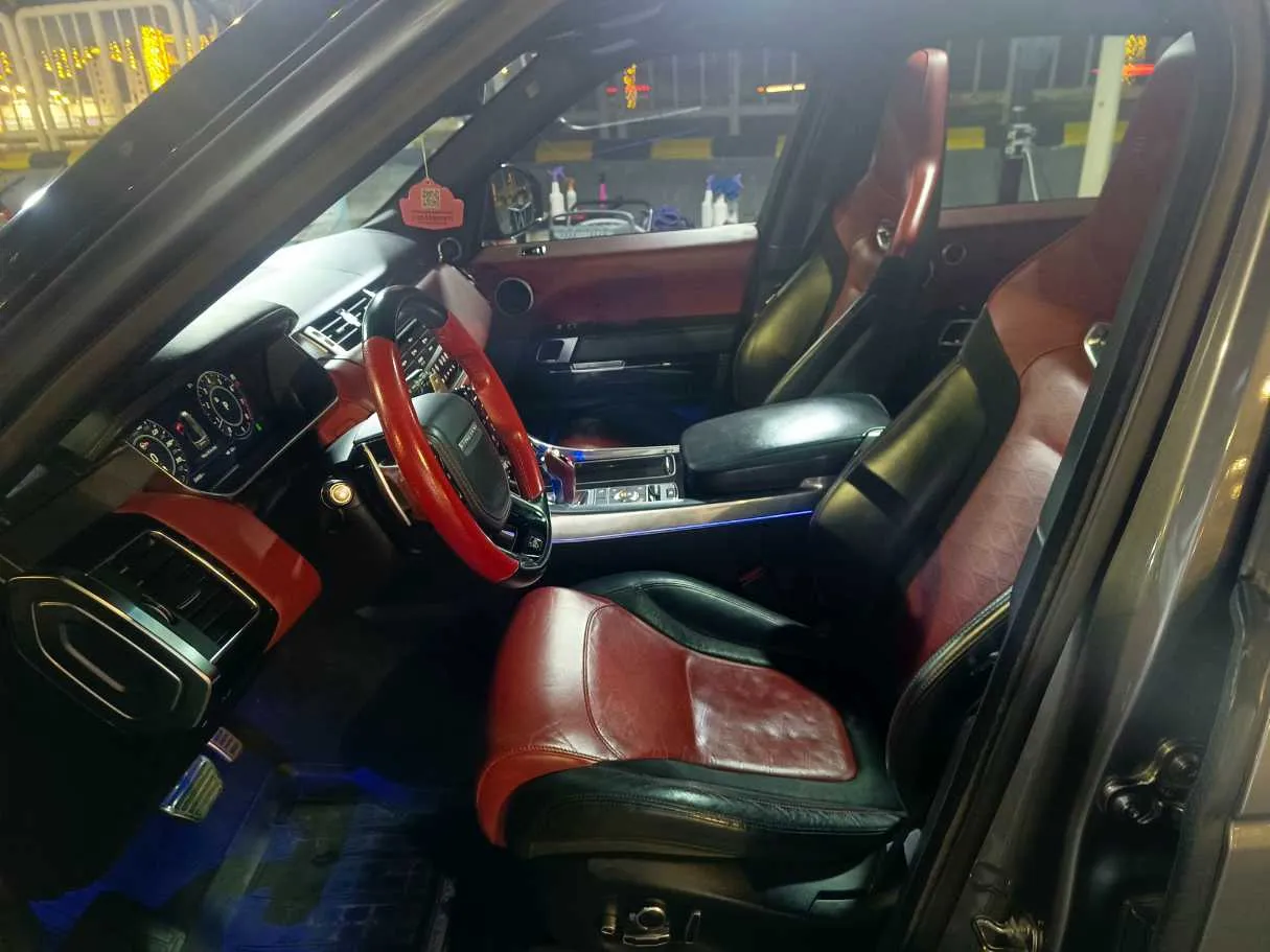 Car image 15