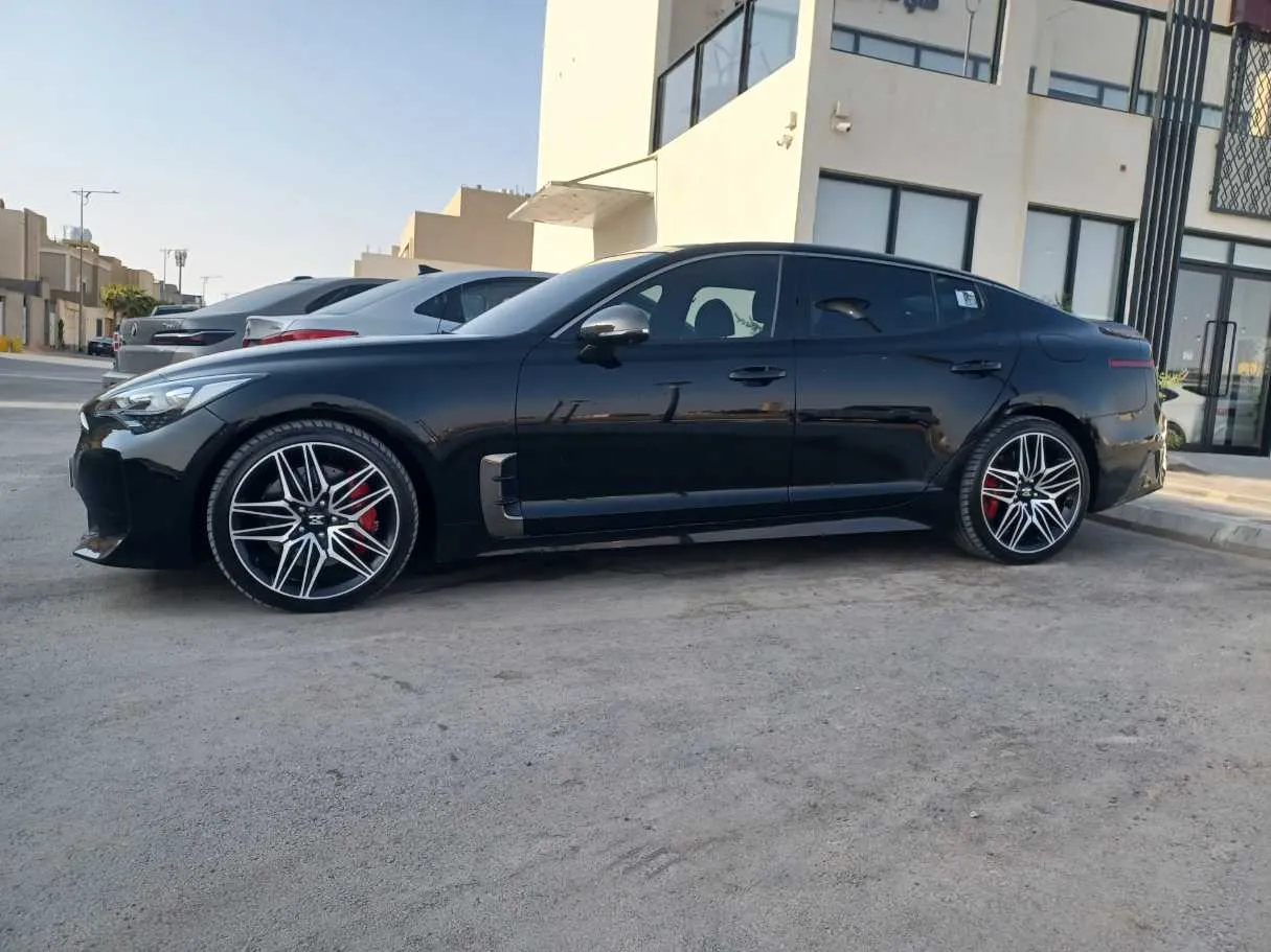 Car image 8