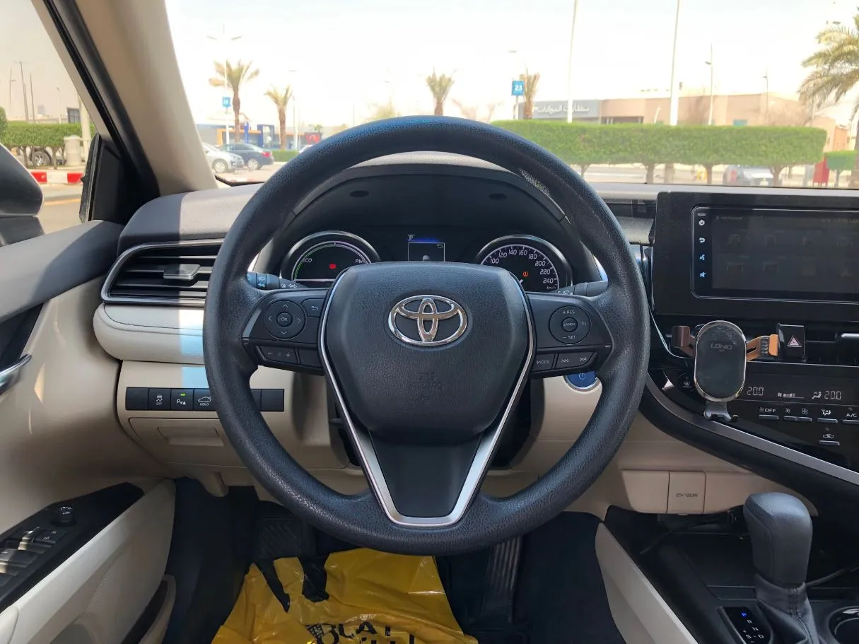 Car image 16