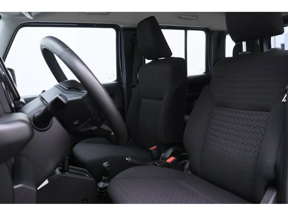 Car image 8