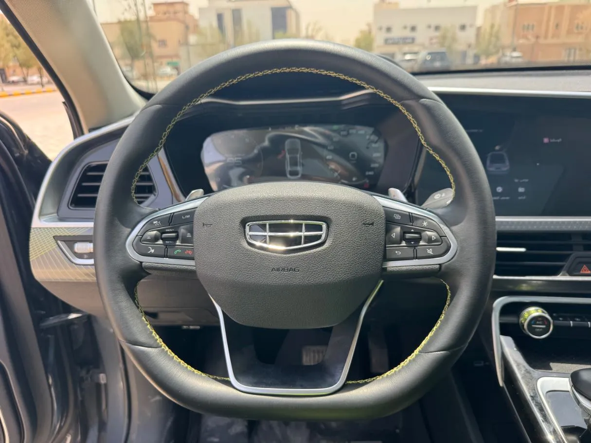Car image 17