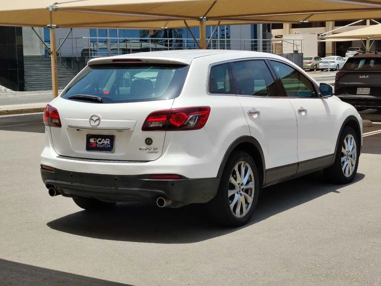 Car image 5