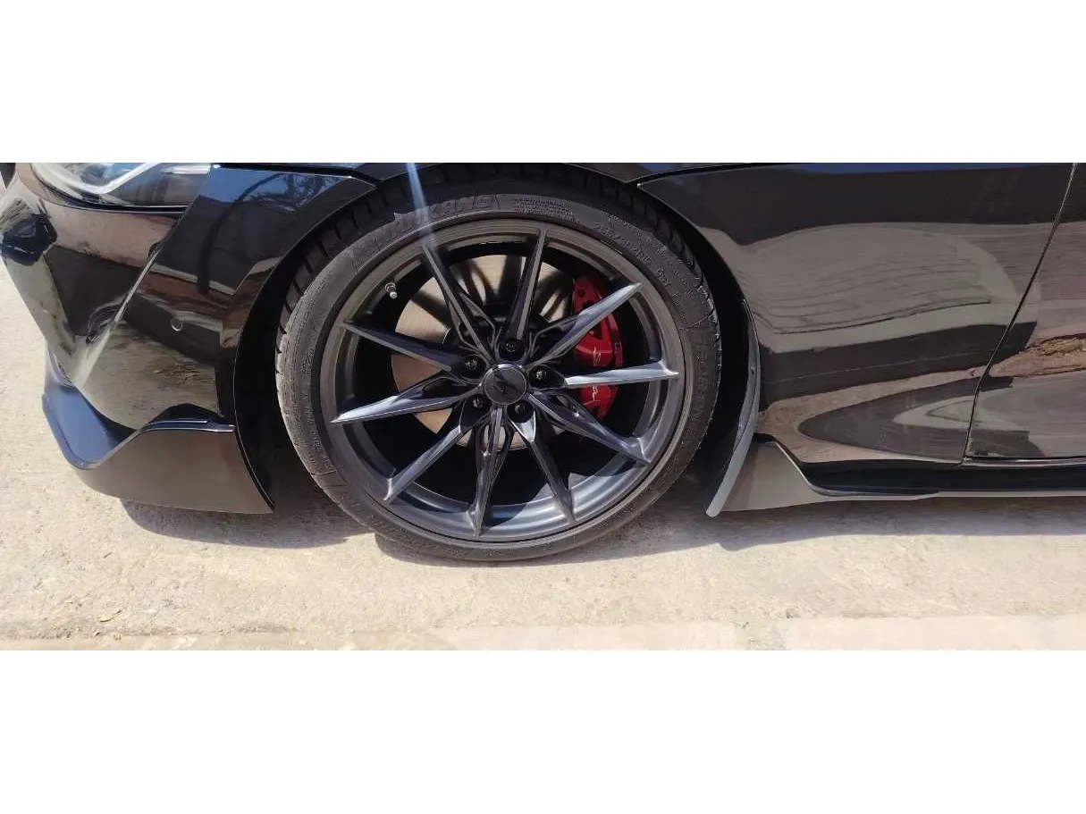 Car image 10