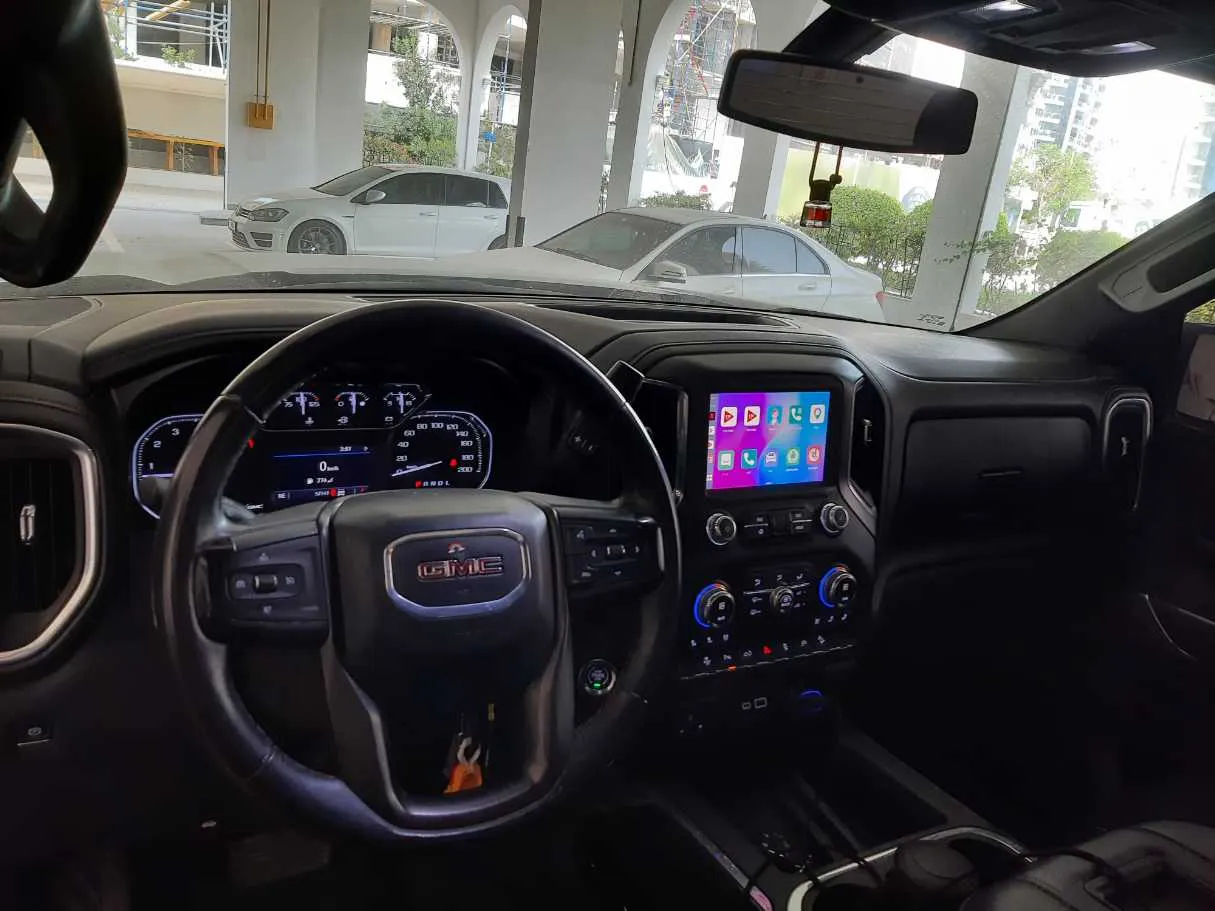 Car image 13