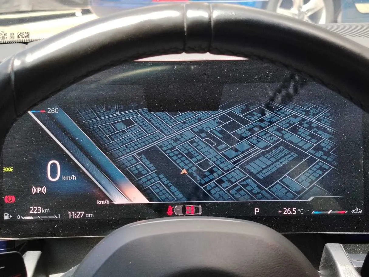 Car image 26