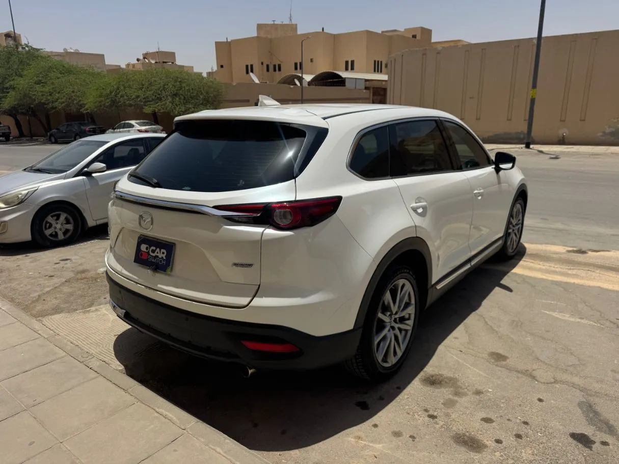 Car image 5