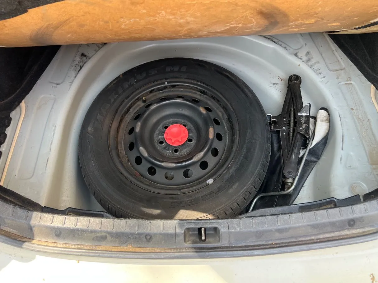 Car image 23