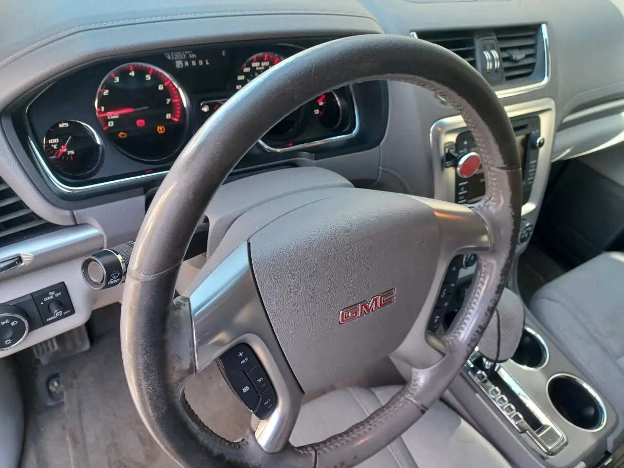 Car image 17