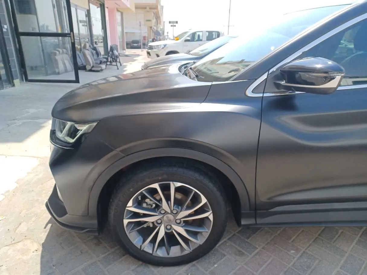 Car image 9