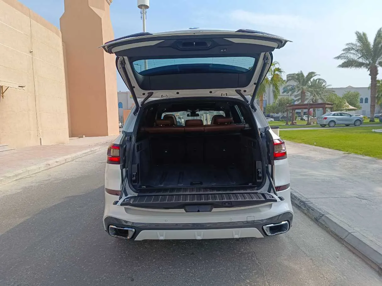 Car image 29
