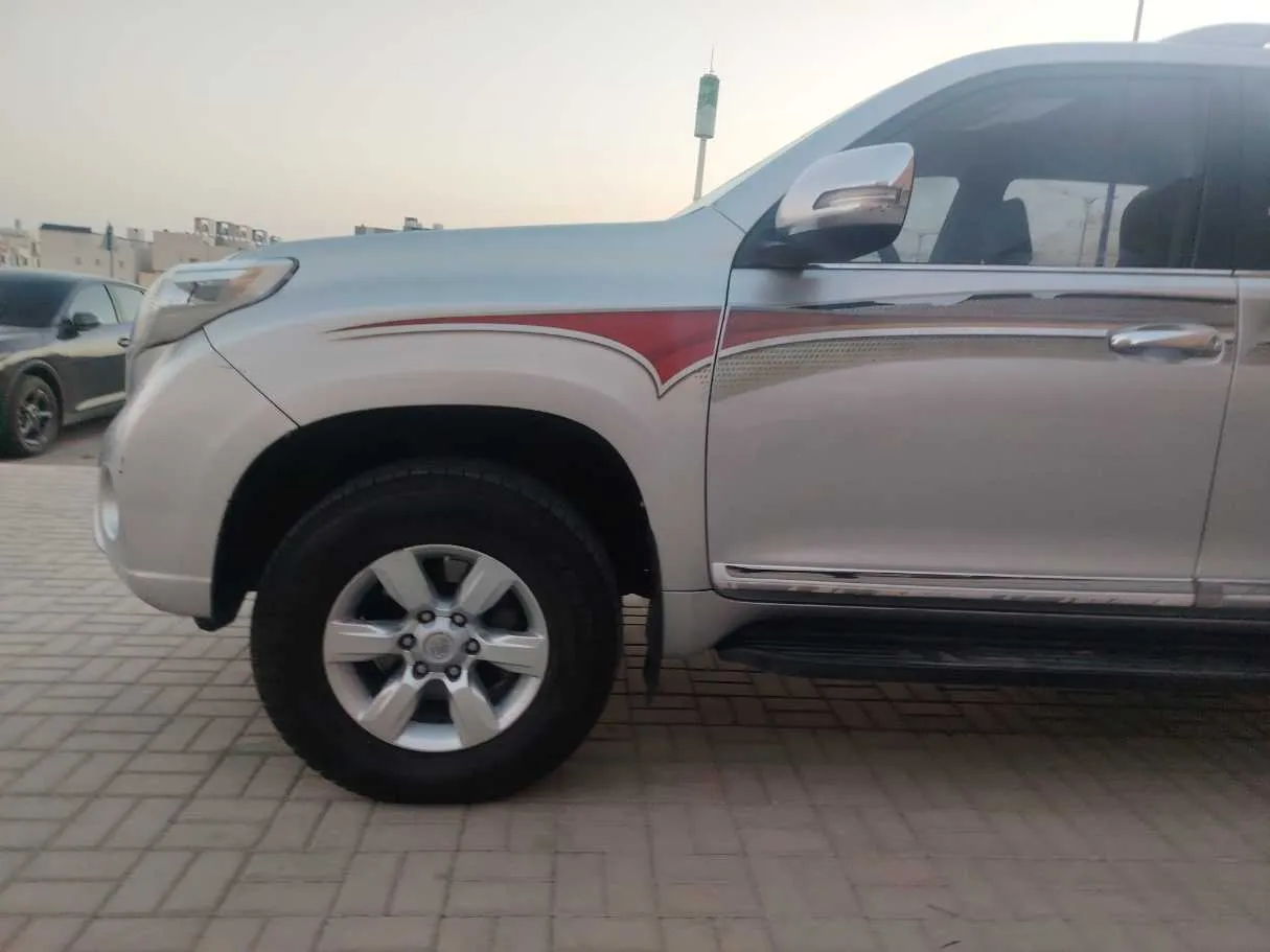 Car image 9