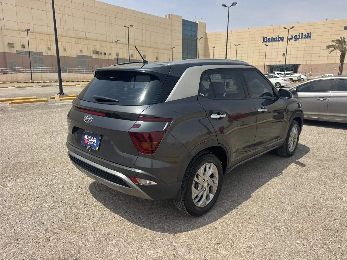 Car image 5