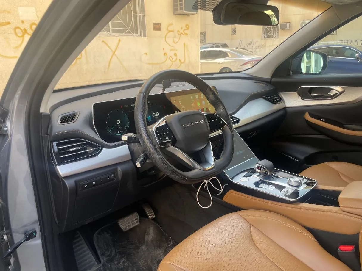 Car image 10
