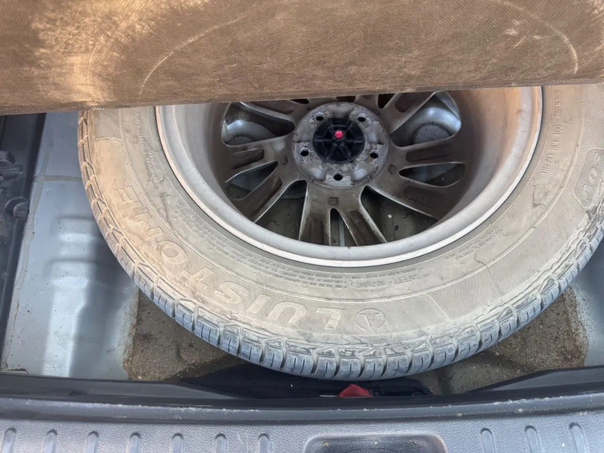 Car image 21