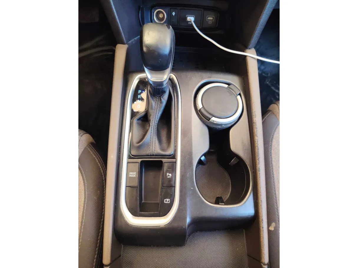 Car image 19