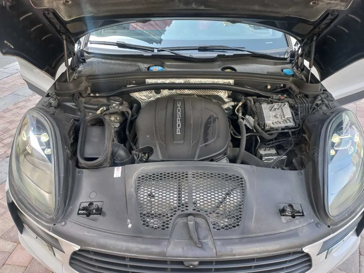 Car image 20