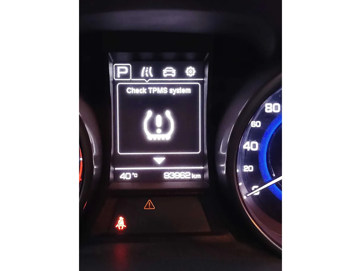 Car image 25