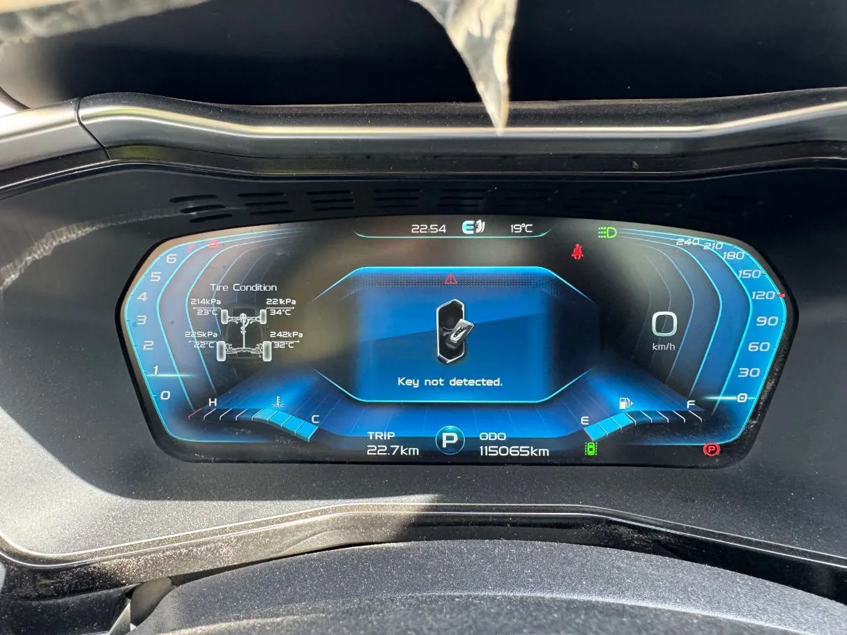 Car image 18