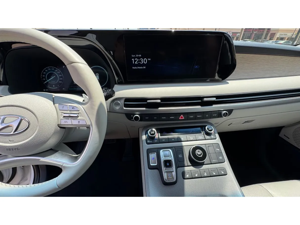 Car image 18