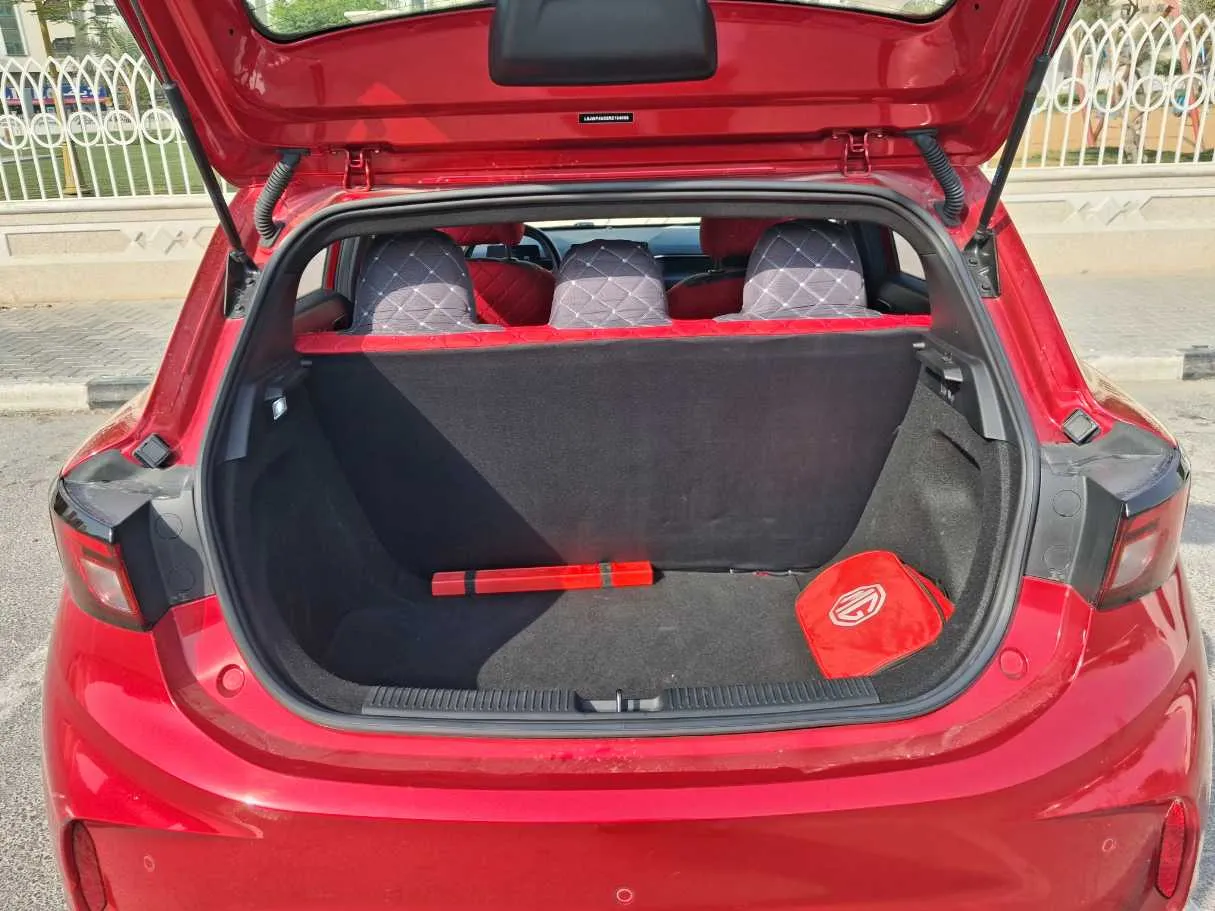 Car image 18