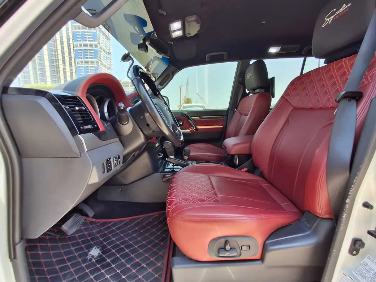 Car image 12