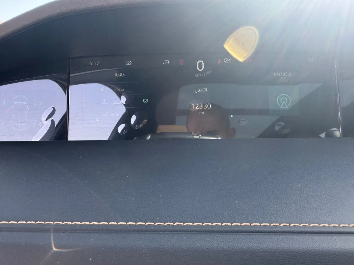 Car image 18