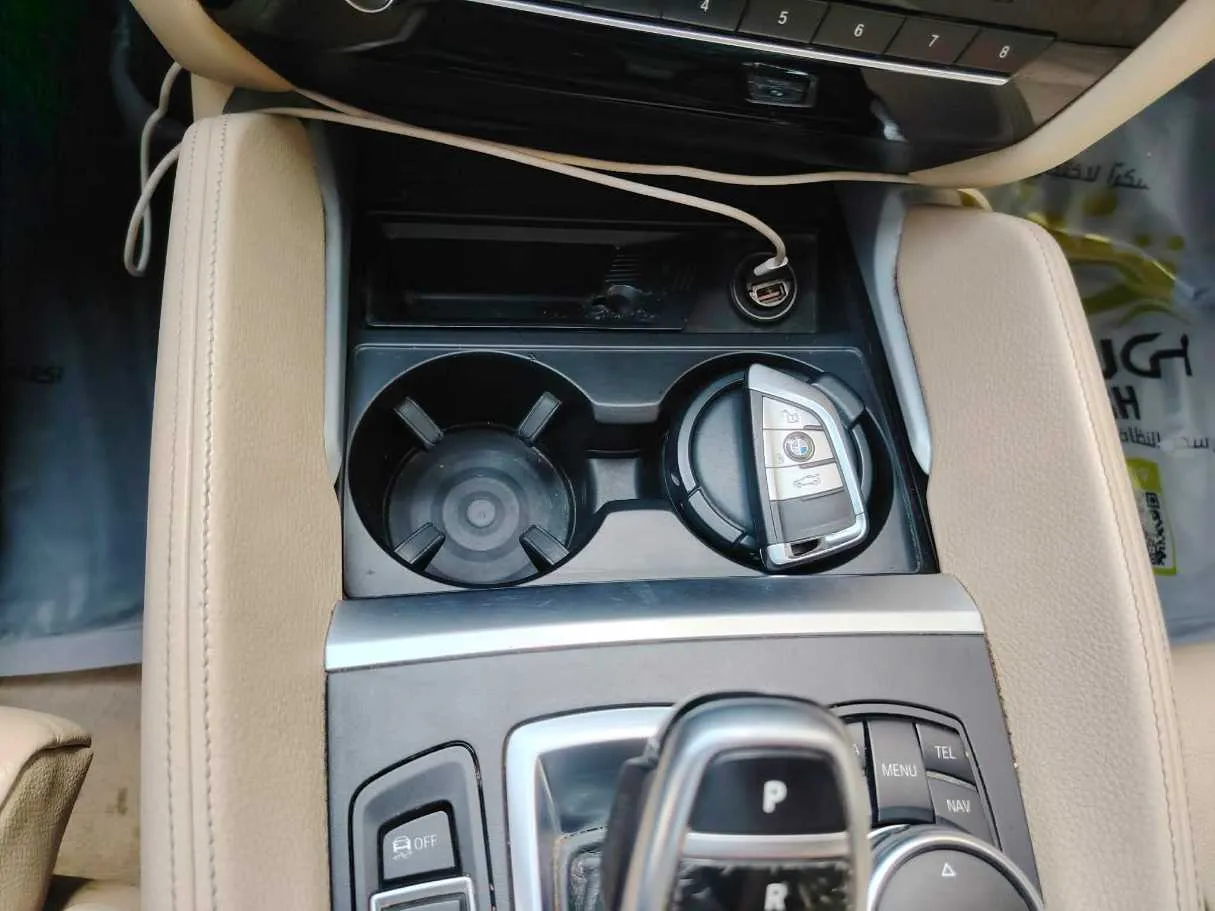 Car image 26