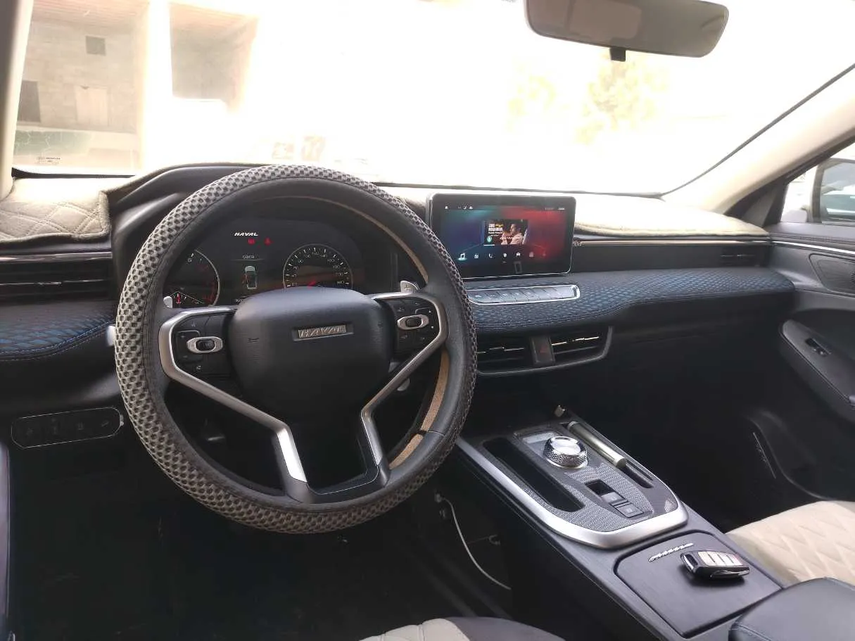 Car image 24