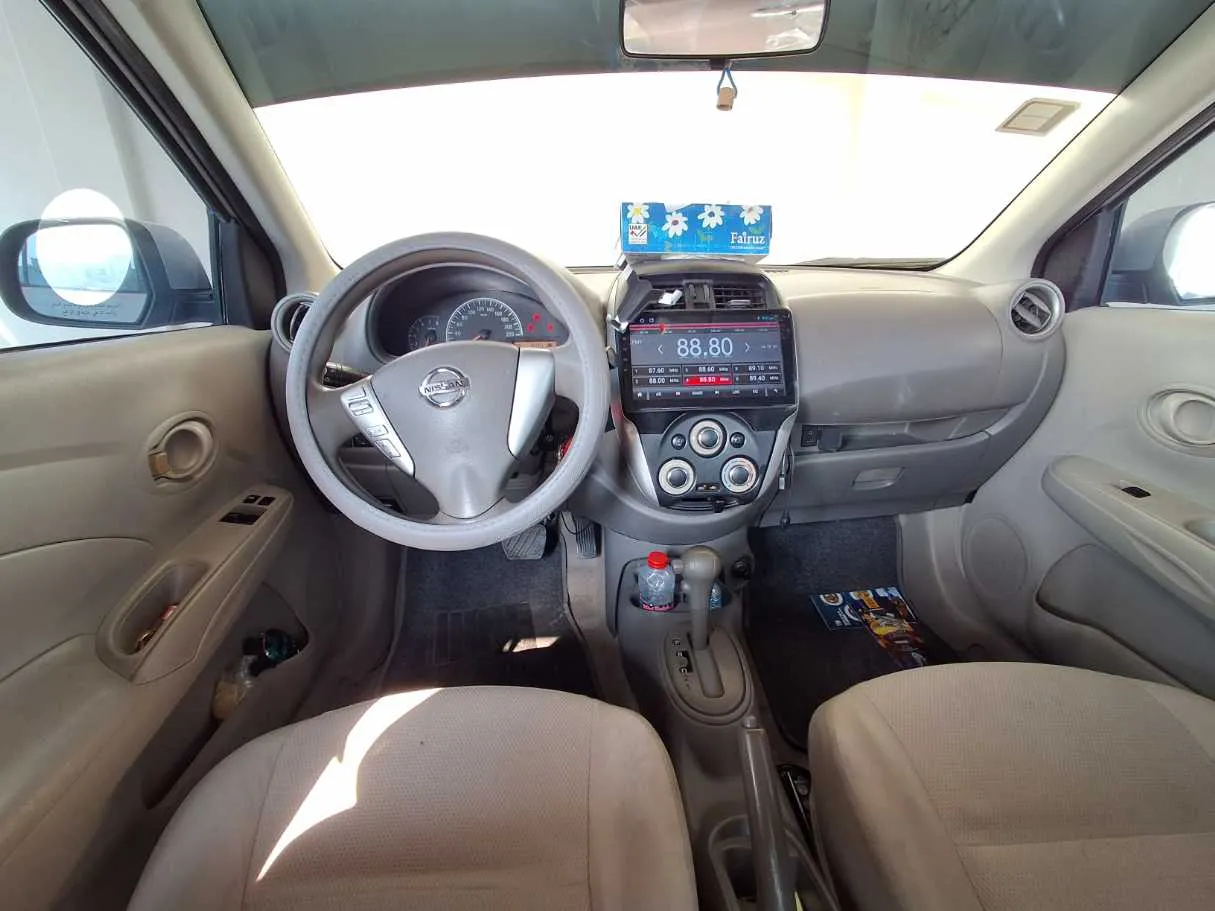 Car image 14