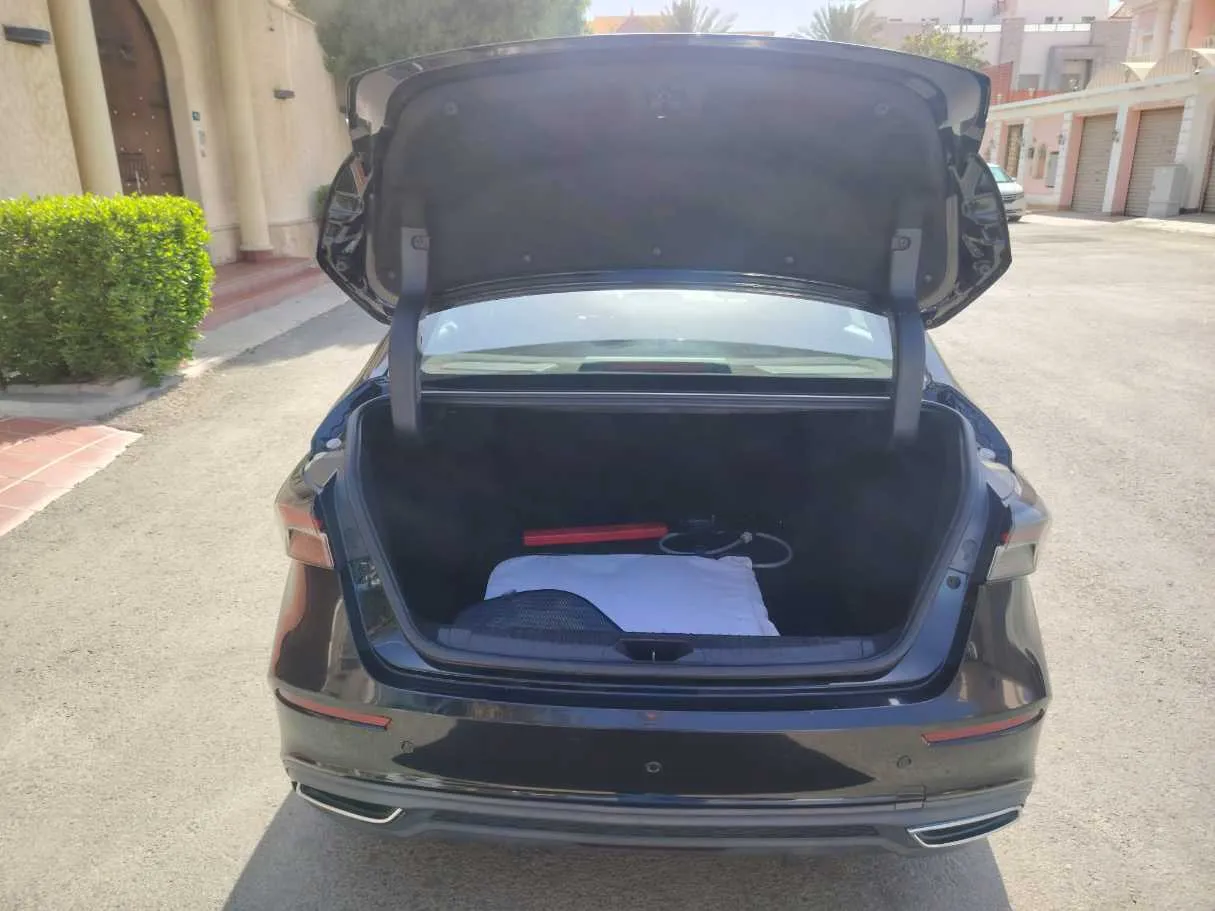 Car image 31