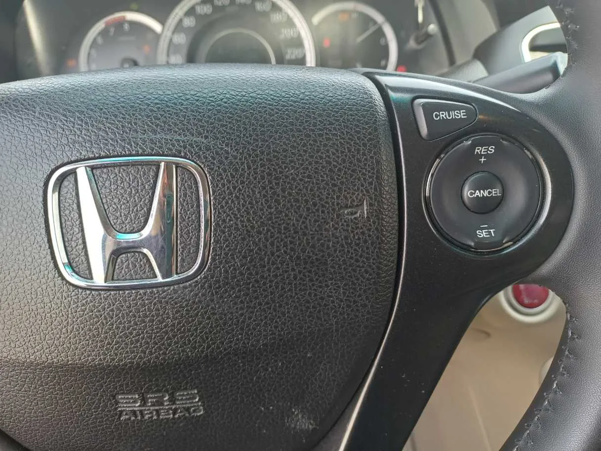 Car image 23