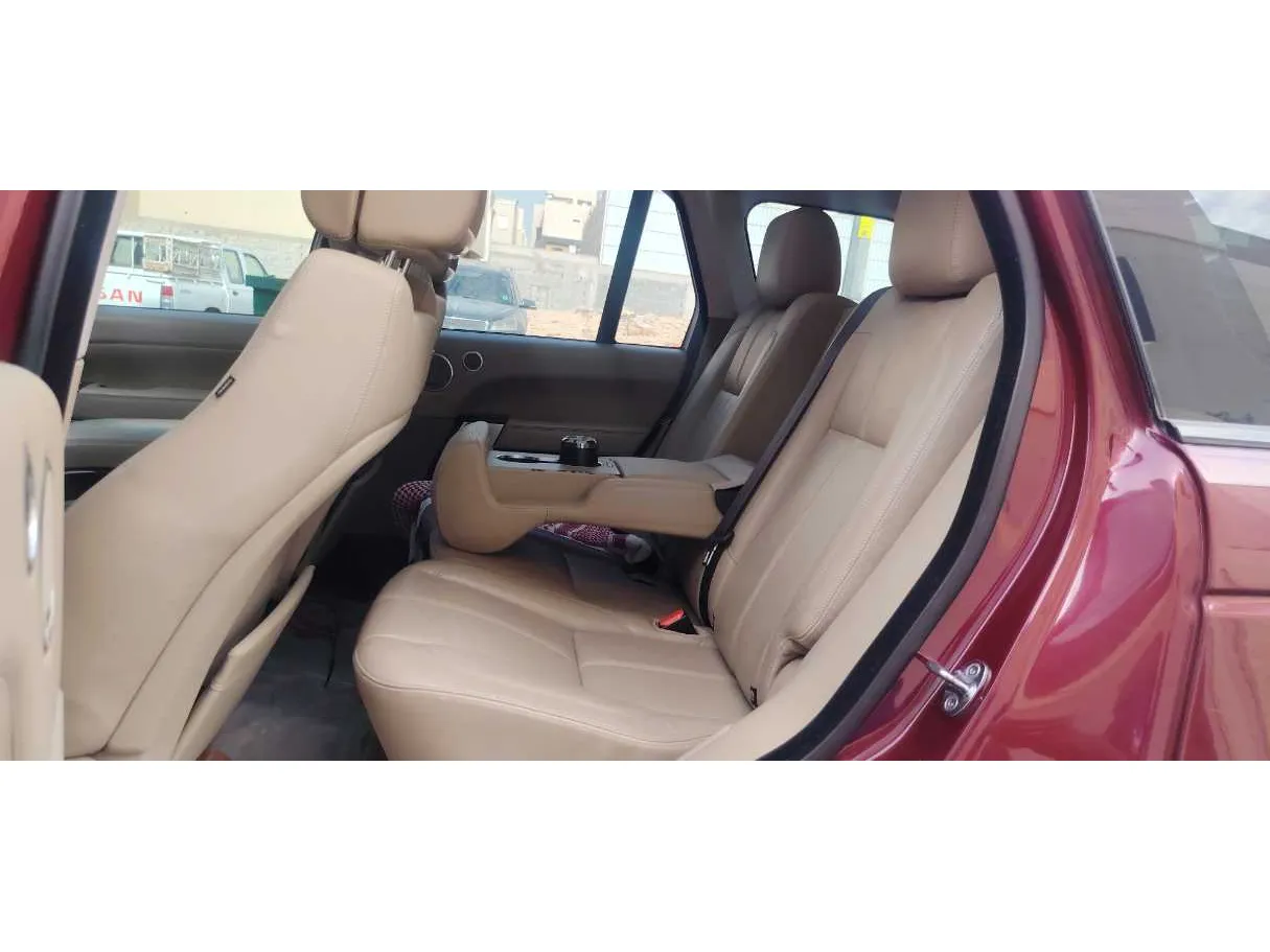 Car image 9