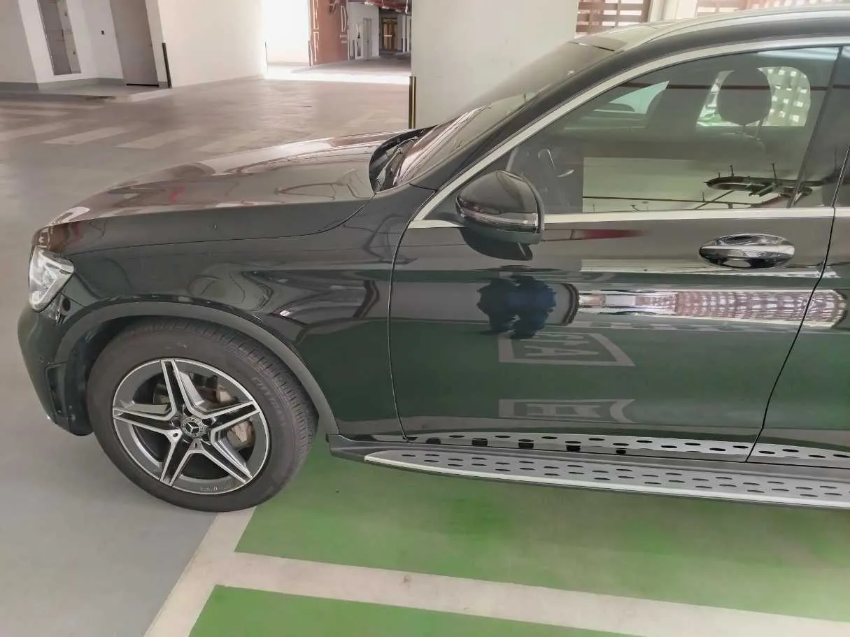 Car image 10