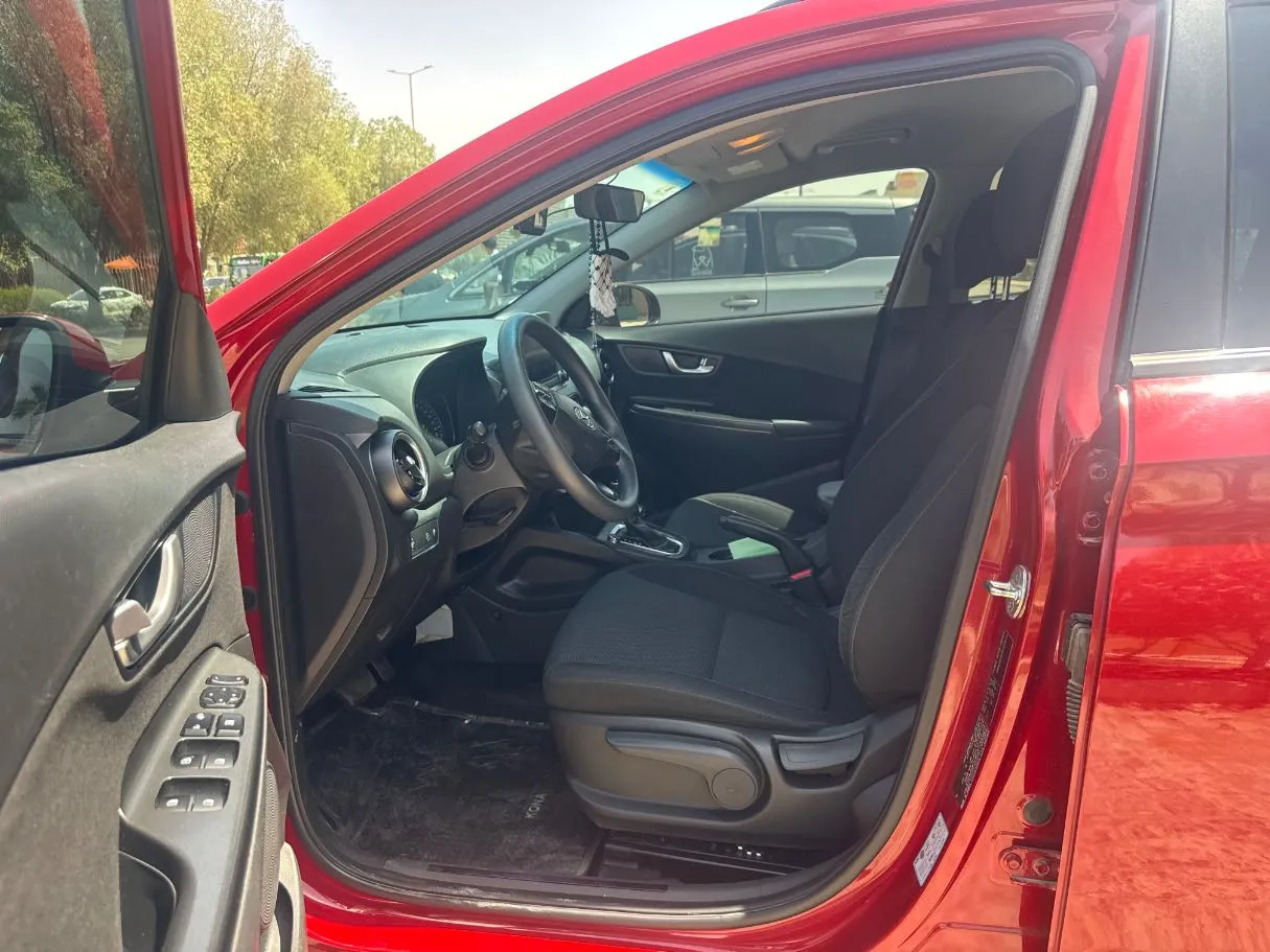 Car image 11