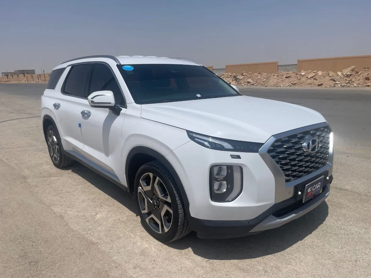 Car image 3