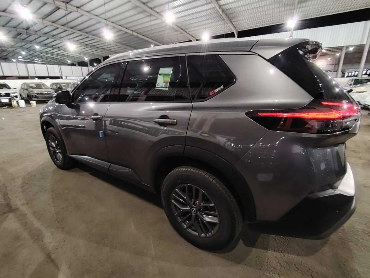 Car image 8