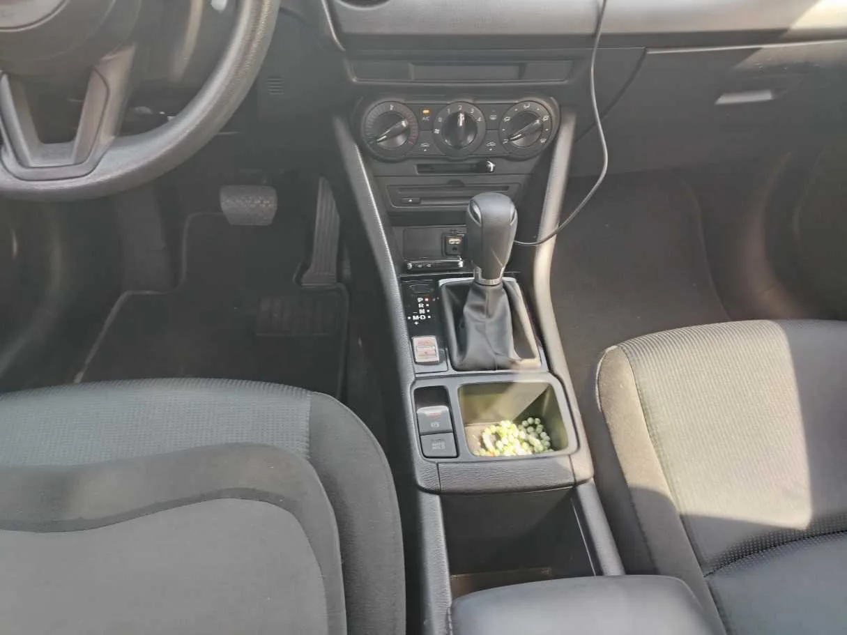 Car image 23