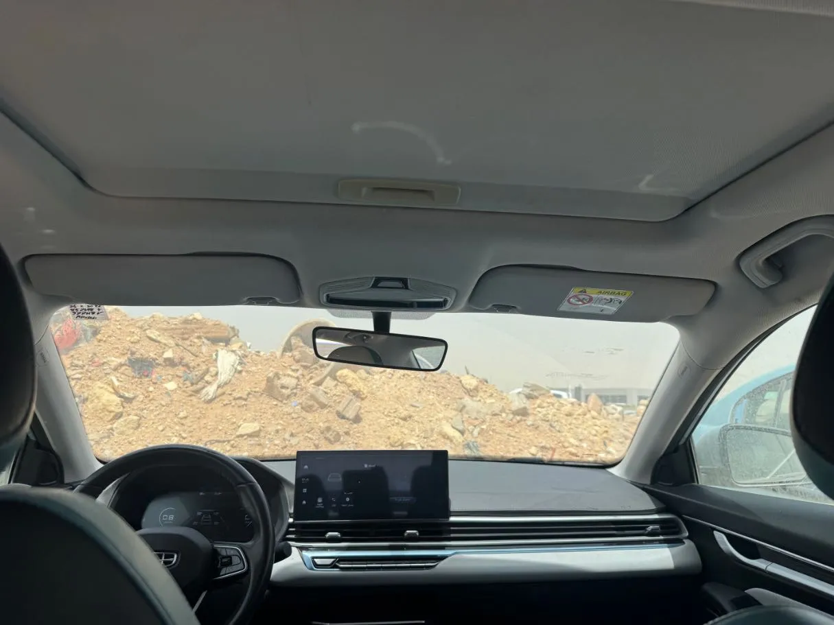 Car image 16