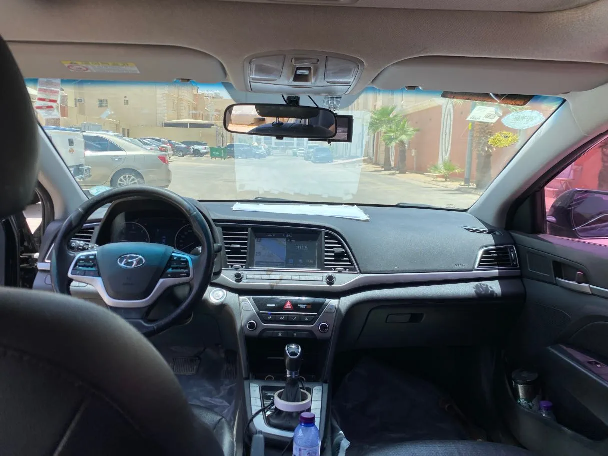 Car image 15