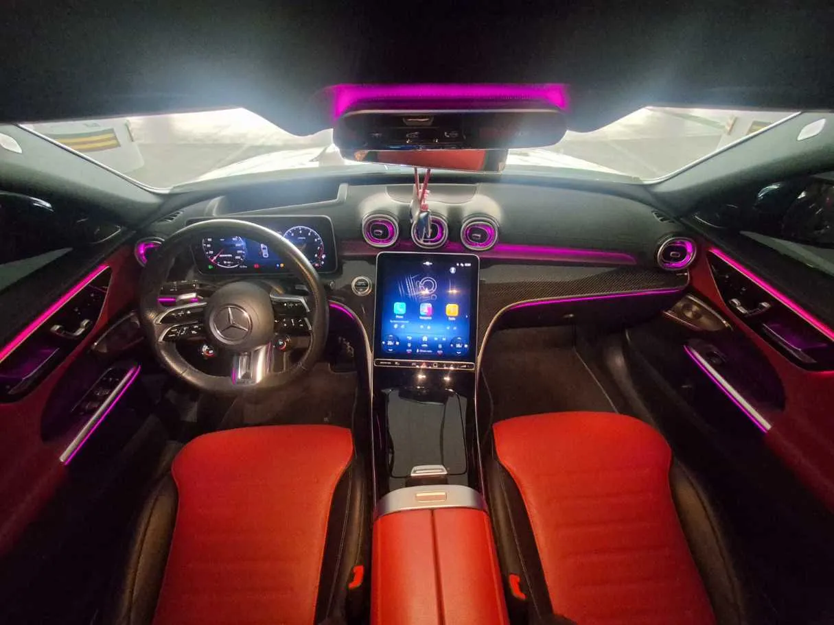 Car image 14