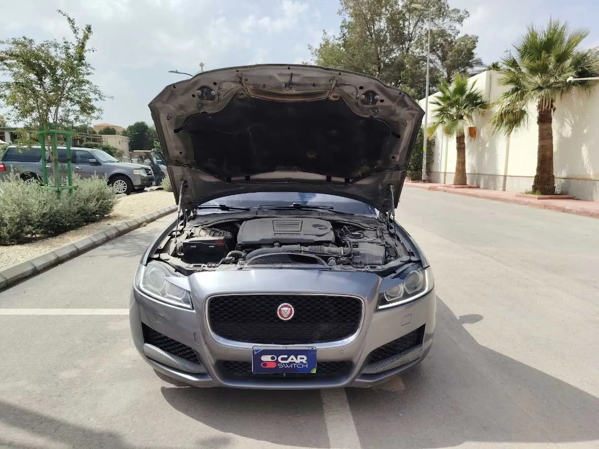 Car image 34