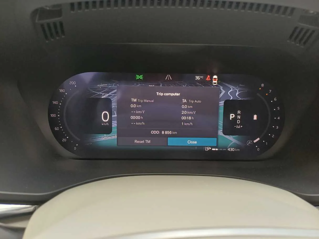 Car image 19