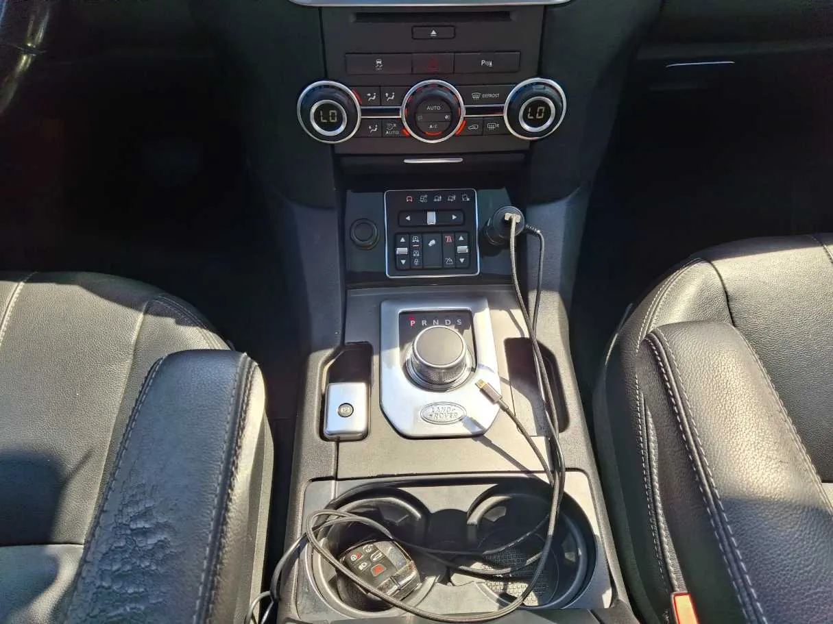 Car image 15
