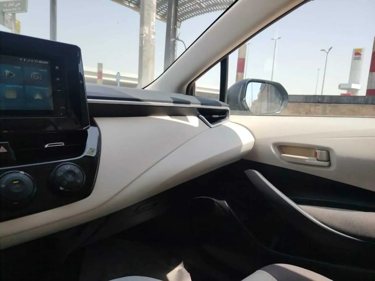 Car image 23