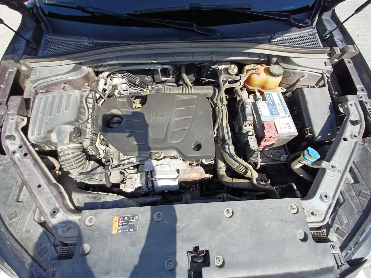 Car image 20